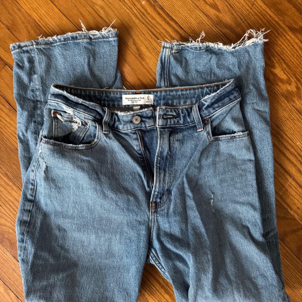 Abercrombie 90s Relaxed High Rise Flare Jeans